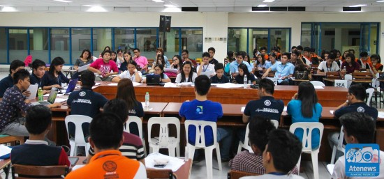 Student leaders raised their concerns and examined the status of the proposed SAMAHAN Constitution in a round table discussion held last November 12. Photo by Raymond Trespeces