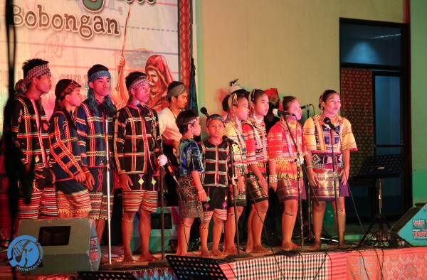 REMEMBERING OUR FILIPINO CULTURE. Lumad children perform in Tunog Bobongan: Alay sa Lumad at Kalikasan benefit concert where local artists presented songs emphasizing the life and struggle of Lumads.
