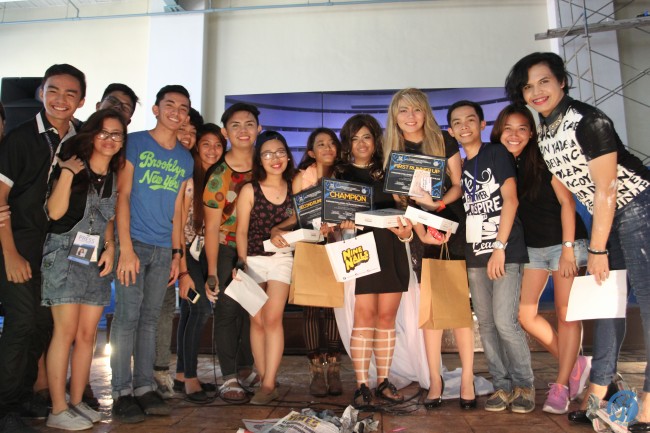 The participants had a photo-op after the event. Photo by Mark Louie Balladares