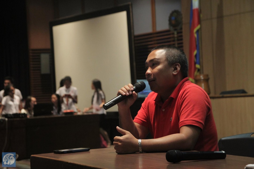 Political analyst Ramon Beleno during the open forum. Photo by Minnie Maboloc