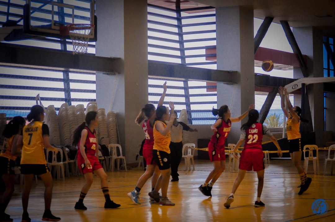 The Accountancy Griffins and Humanities and Letters Wolves go up against each other for the chance to play in the championship. Photo by Charlotte Billy Sabanal
