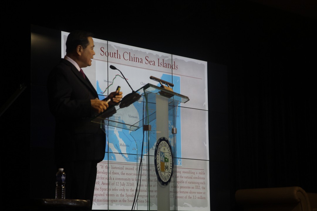 Justice Carpio presenting his lecture about the arbitration case. Photo by Joseph Nasser
