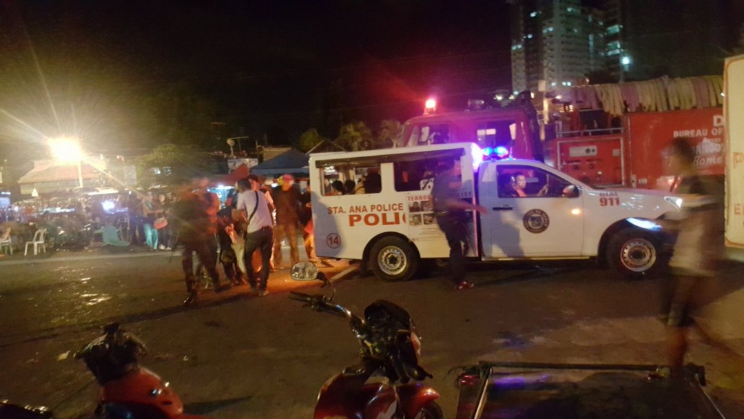 Police and medical authorities immediately arriving at the scene of the incident in order to conduct investigations and to aid the injured. Photo by Anna Sophia Tarhata Piang